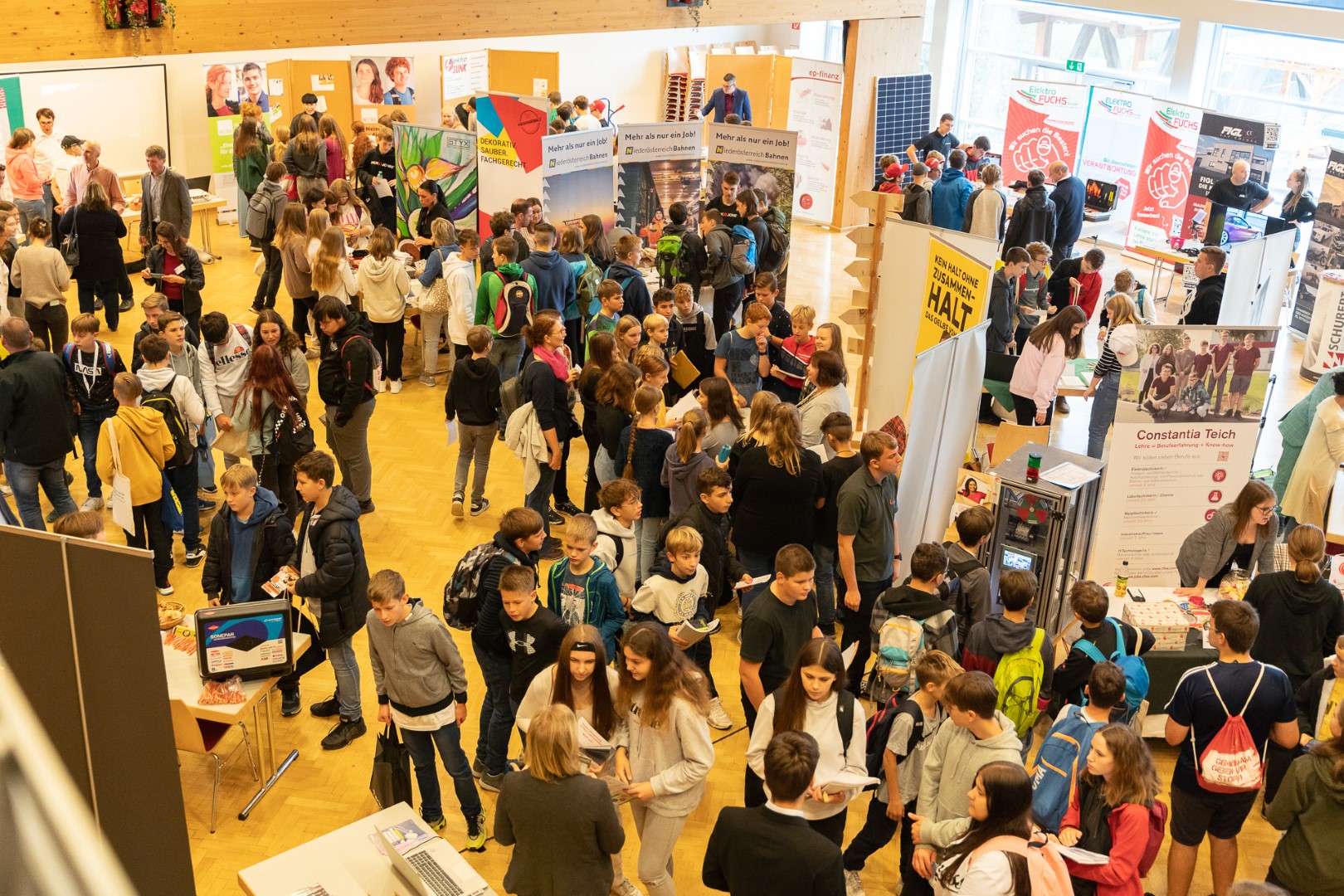 © Peter Pfeifer Viele Personen